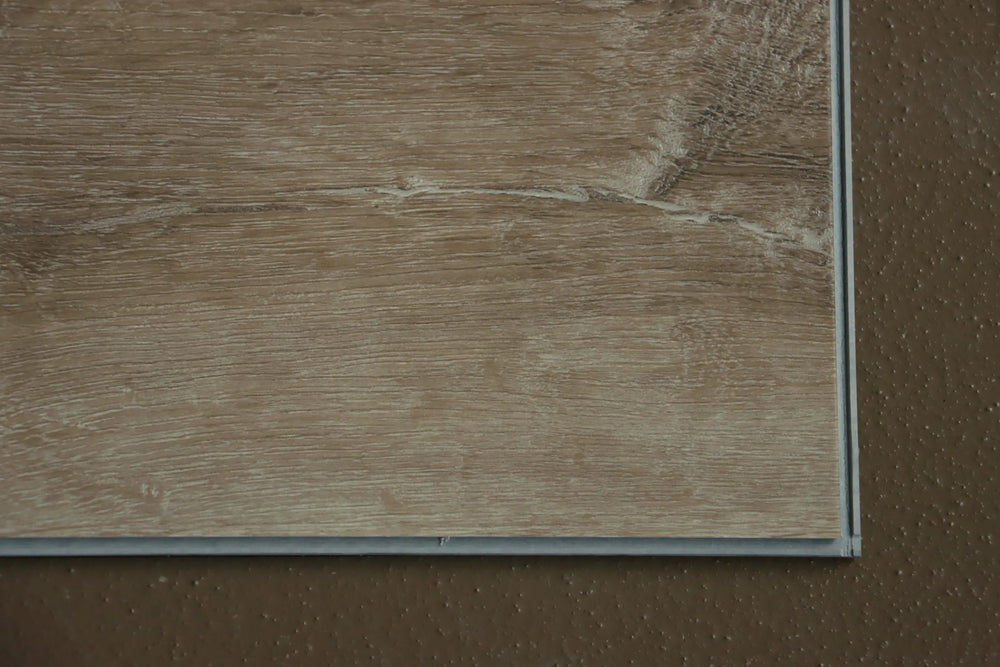 Vinylboden Alba von Vundament mit Fokus auf die I4F-Klickverbindung.